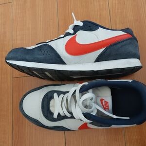 Nike Navy Sneakers Tennis Sports Shoes Sz Size Youth 7